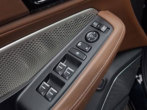 Used 2023 Acura MDX SH-AWD w/ Technology Package image 32