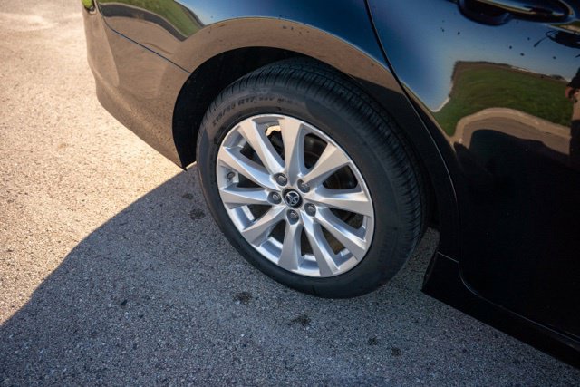 Used 2018 Toyota Camry LE FWD image 10