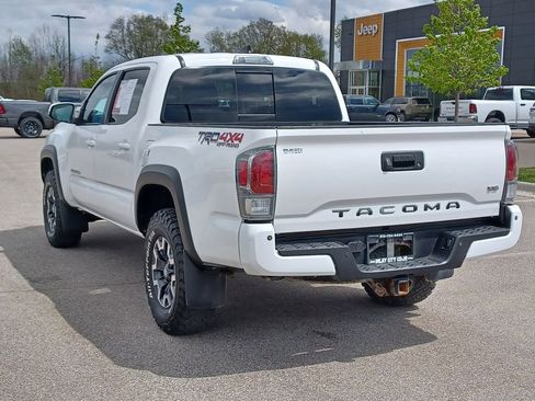 Used 2021 Toyota Tacoma TRD Off-Road w/ TRD Premium Off Road Package AWD/4WD image 3