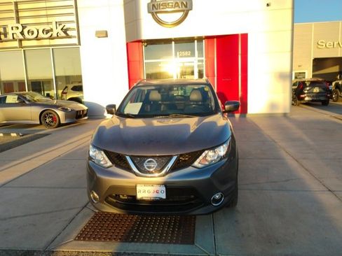 Used 2018 Nissan Rogue Sport SL w/ SL Premium Package image 2