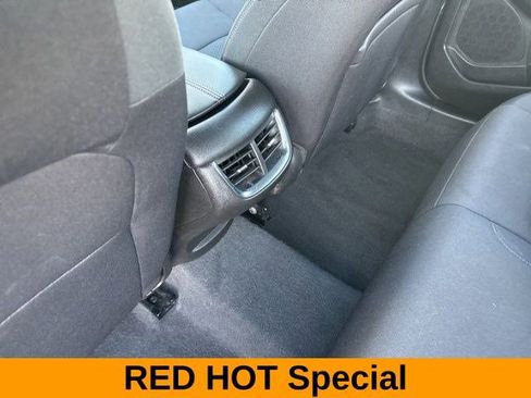 Used 2023 Chevrolet Malibu LT image 32