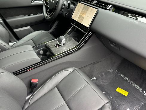 New 2026 Land Rover Range Rover Velar Dynamic SE image 27