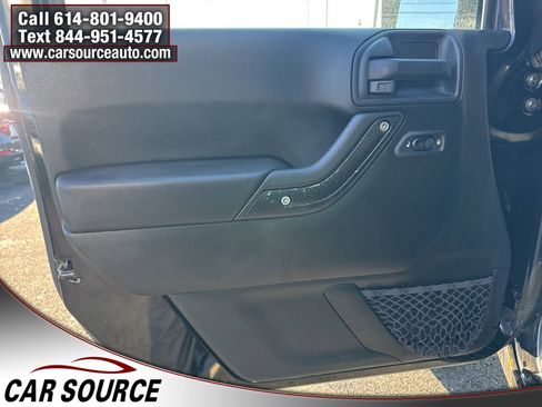 Used 2018 Jeep Wrangler Sahara w/ Connectivity Group image 18