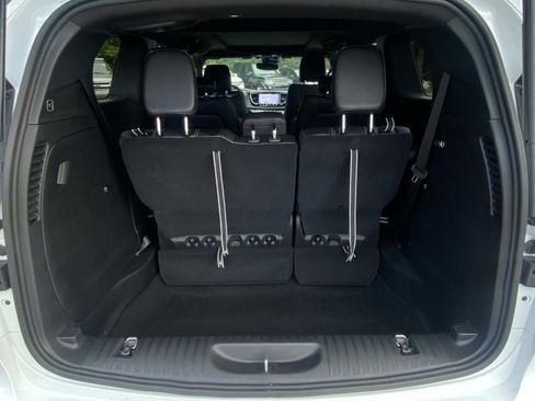 New 2026 Chrysler Pacifica Select image 9