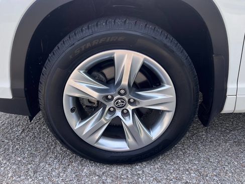 Used 2019 Toyota Highlander Limited image 32