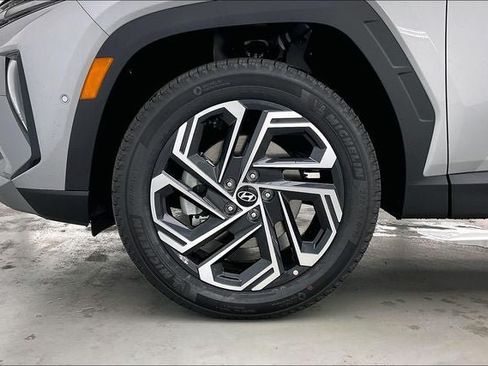 Certified 2025 Hyundai Tucson Limited AWD/4WD image 15