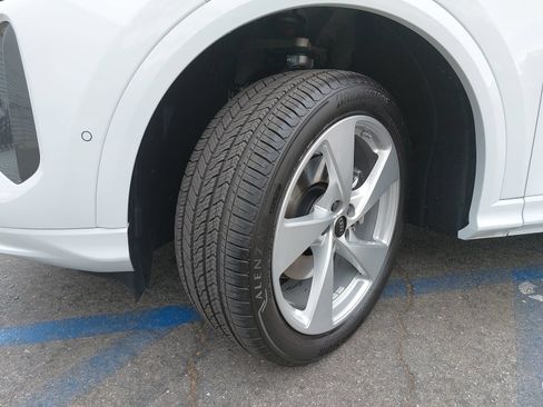 Certified 2025 Audi Q5 Premium Plus w/ Premium Plus AWD/4WD image 36