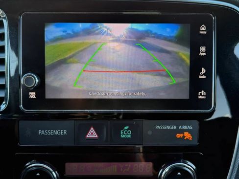 Used 2018 Mitsubishi Outlander LE AWD/4WD image 29