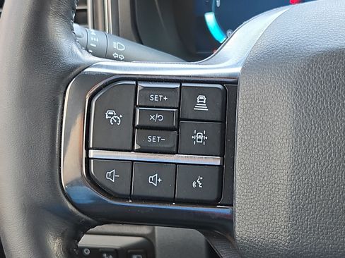 Used 2025 Ford F250 Platinum w/ FX4 Off-Road Package AWD/4WD image 31