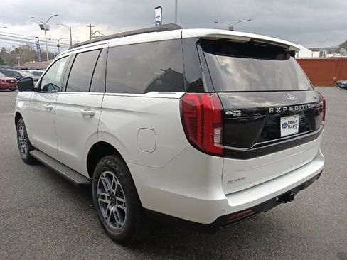 New 2025 Ford Expedition Active image 5