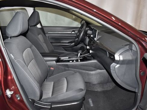 Used 2024 Nissan Altima 2.5 SV image 29