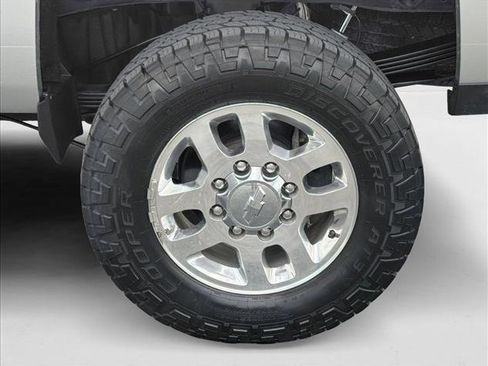 Used 2015 Chevrolet Silverado 2500 LT w/ LT Convenience Package image 9