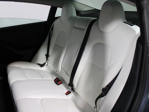 Used 2023 Tesla Model 3 Performance image 23