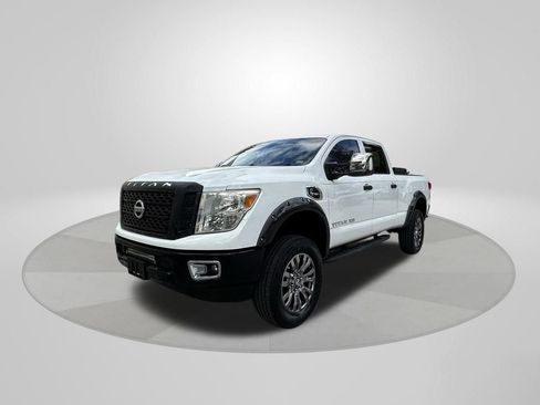 Used 2016 Nissan Titan S image 3