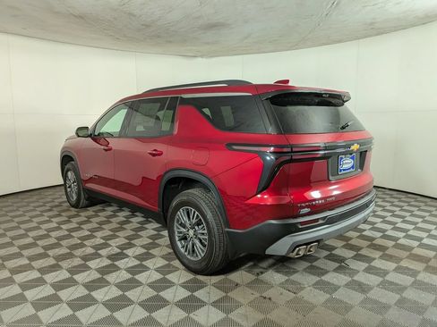 Used 2026 Chevrolet Traverse LT w/ Driver Confidence Package AWD/4WD image 4