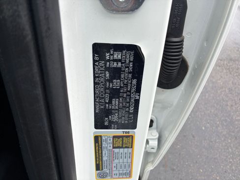 Used 2025 Kia Soul LX w/ LX Technology Package image 27