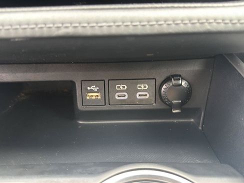 Used 2023 Toyota Highlander XLE AWD/4WD image 22