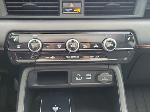 Used 2024 Honda Pilot TrailSport image 31