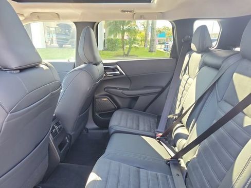 New 2026 Mitsubishi Outlander SE FWD image 14