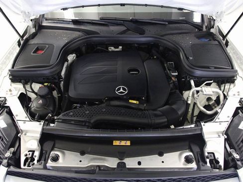 Used 2021 Mercedes-Benz GLC 300 4MATIC image 12