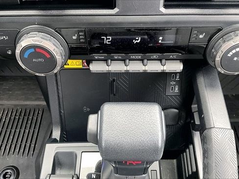Used 2025 Toyota 4Runner TRD Off-Road AWD/4WD image 16
