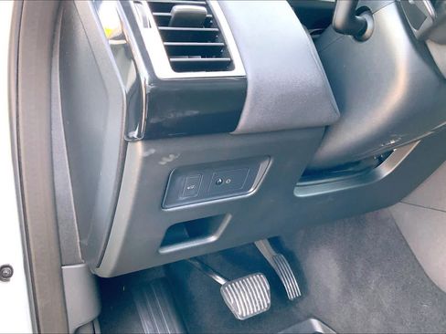 Used 2018 Land Rover Discovery SE AWD/4WD image 33