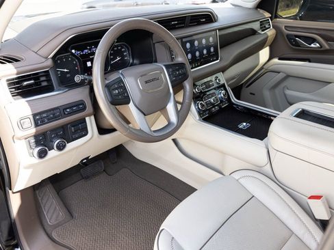 Used 2021 GMC Yukon Denali w/ Denali Ultimate Package image 2