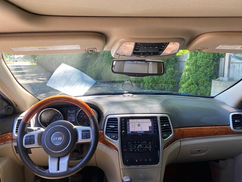 Used 2012 Jeep Grand Cherokee Overland AWD/4WD image 18