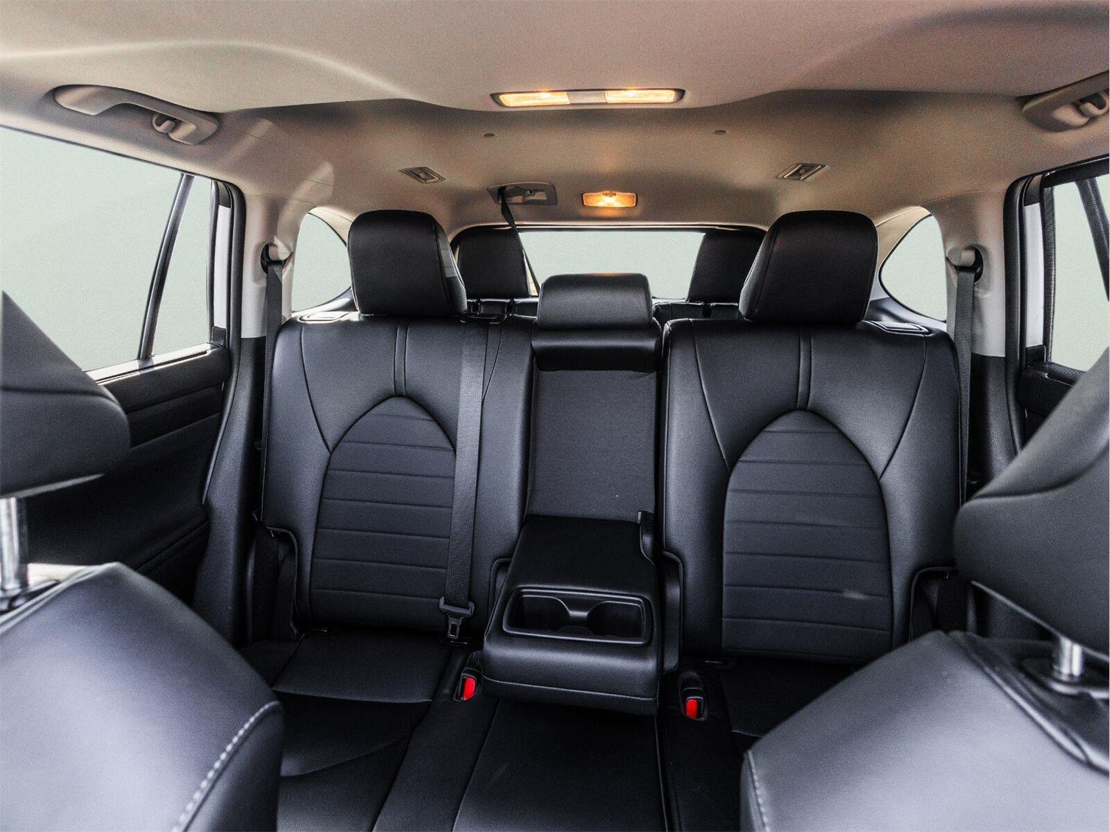 Used 2023 Toyota Highlander XLE FWD image 26