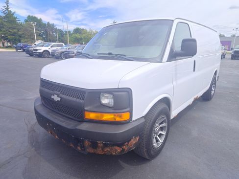 Used 2012 Chevrolet Express 1500 AWD image 2