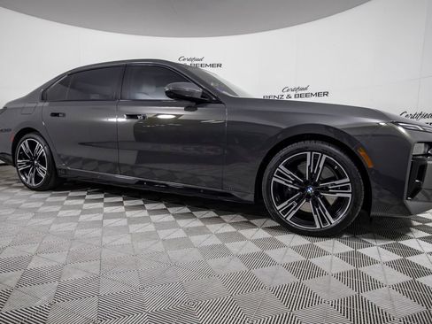 Used 2023 BMW 760i xDrive AWD/4WD image 3