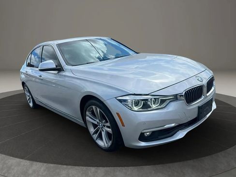 Used 2017 BMW 330i xDrive Sedan AWD/4WD image 3