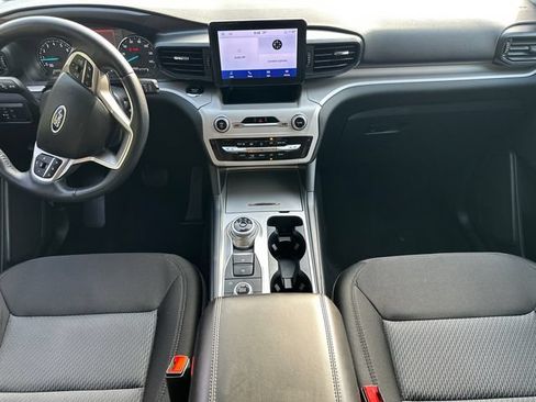 Used 2023 Ford Explorer XLT AWD/4WD image 22