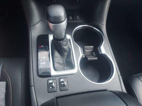 Used 2015 Toyota Highlander XLE AWD/4WD image 21