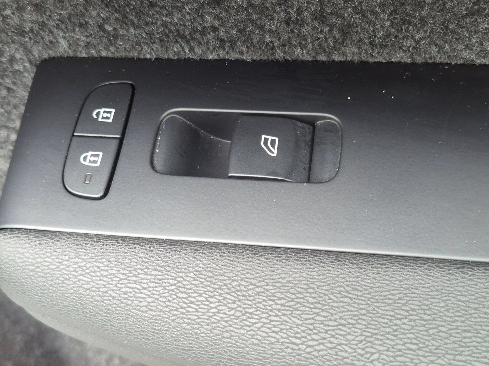 Used 2023 Volvo C40 P8 Recharge Ultimate w/ Protection Package Premier AWD/4WD image 36