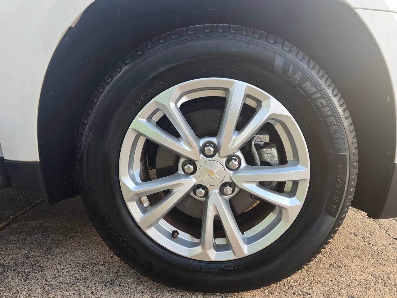 Used 2017 Chevrolet Equinox LS AWD/4WD image 56