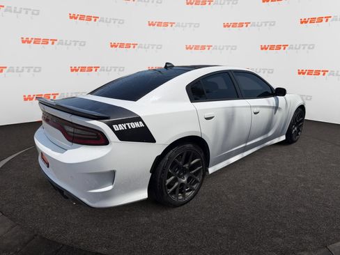 Used 2017 Dodge Charger R/T RWD image 5