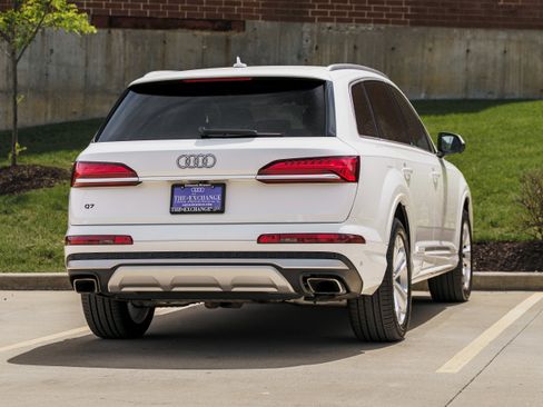 Used 2025 Audi Q7 3.0T Premium Plus AWD/4WD image 4