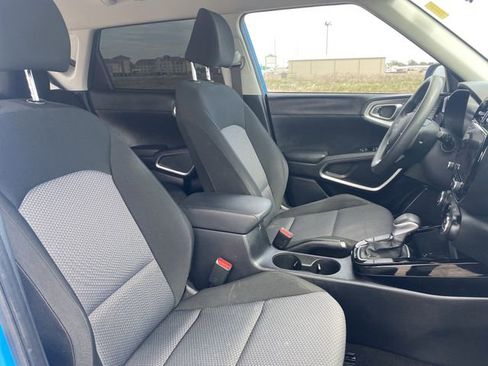 Used 2023 Kia Soul S image 16