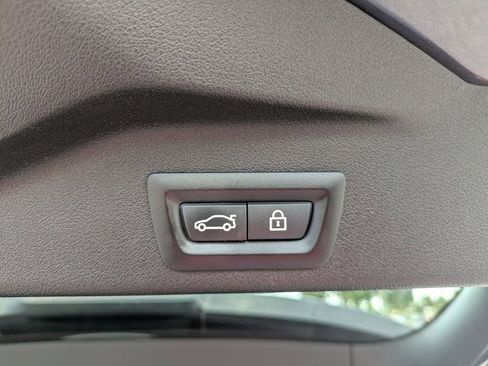 Used 2019 BMW X5 xDrive50i w/ Parking Assistance Package image 14