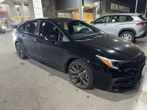 Used 2024 Toyota Corolla SE image 11