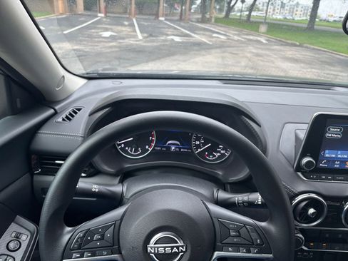 Used 2025 Nissan Sentra SV FWD image 29