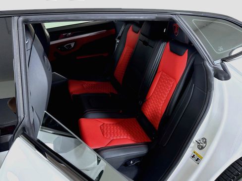 Used 2020 Lamborghini Urus AWD/4WD image 24