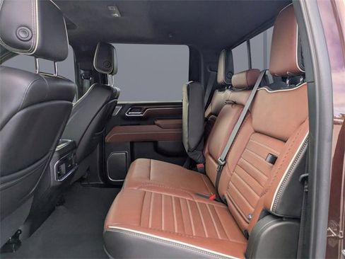 Used 2024 GMC Sierra 2500 Denali Ultimate image 12