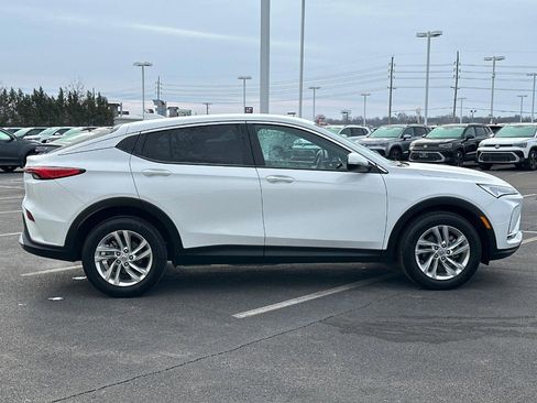 Used 2024 Buick Envista Preferred w/ Convenience I Package image 4