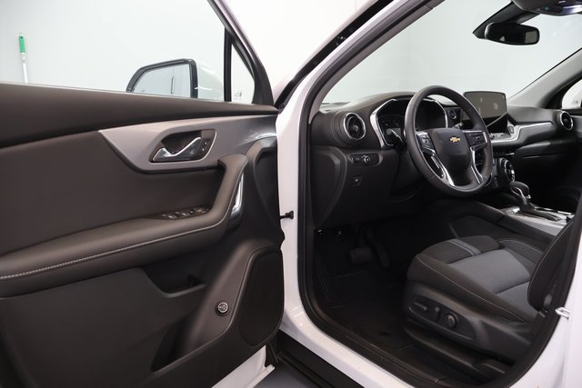 New 2026 Chevrolet Blazer LT w/ Convenience Package FWD image 9