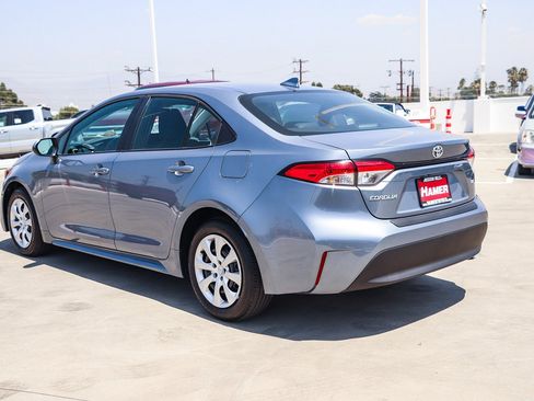 Used 2025 Toyota Corolla LE FWD image 5