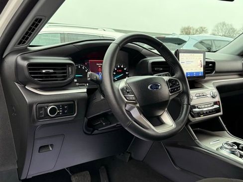 Certified 2024 Ford Explorer XLT image 14
