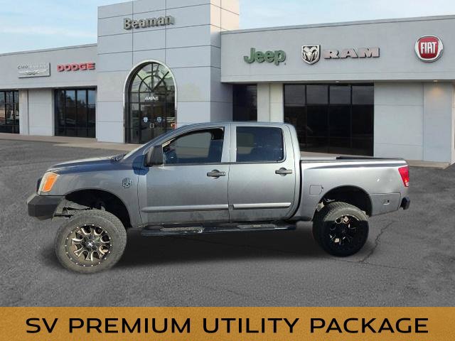 Used 2014 Nissan Titan SV w/ SV Premium Utility Package AWD/4WD image 5