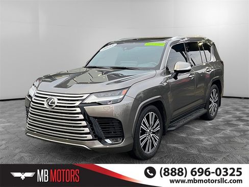 Used 2023 Lexus LX 600 4WD w/ Accessory Package (Z1) image 10